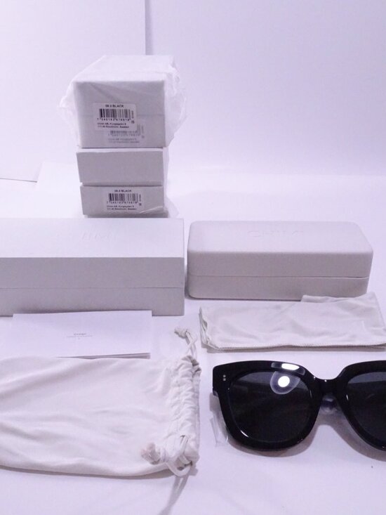 Veronica Beard Reversible CHIMI Women\'s 08 SUNGLASSES Black NIB 198 main image 6